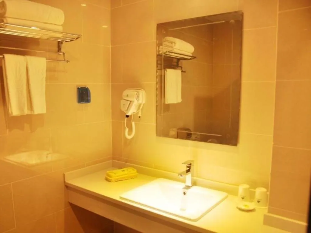 Greentree Alliance Sanya Jiyang District Yalongwan Road Hotel 3*,