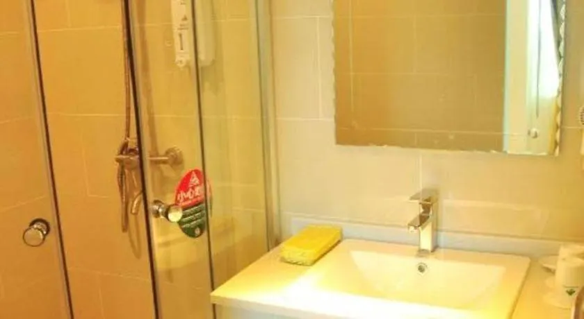 ***  Greentree Alliance Sanya Jiyang District Yalongwan Road Hotel الصين